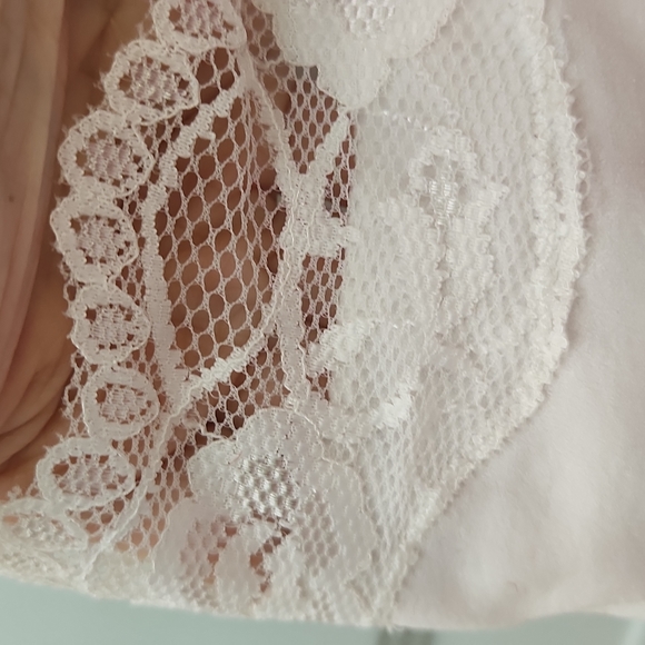 Poof! Women's White M/L with Lace around the Neck and the Bottom of Camisole - Picture 4 of 5